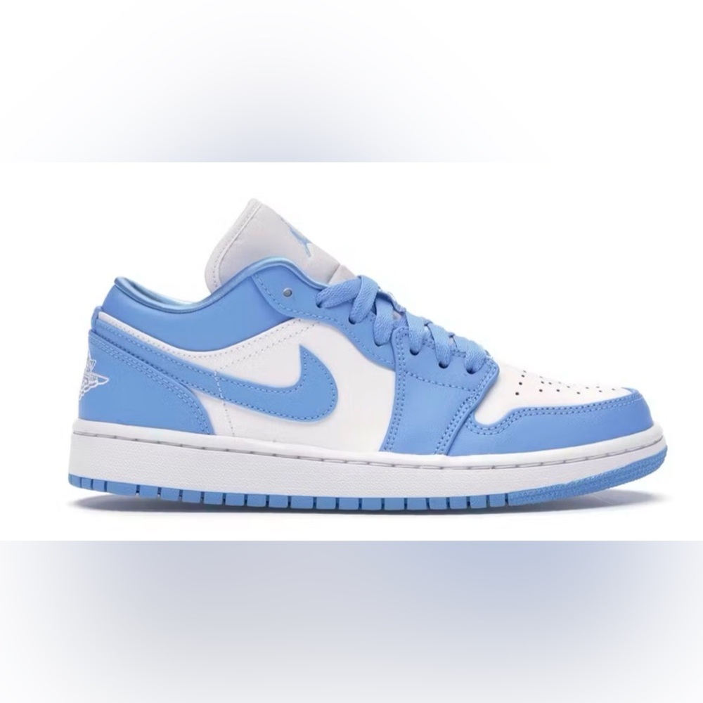 Nike Blue and White Women's Sneakers Size 8